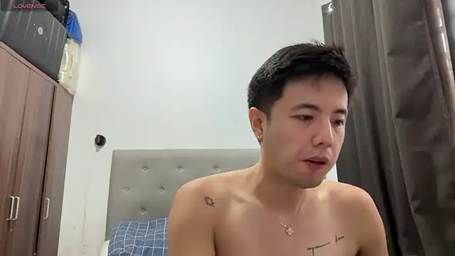 Snapshot of Addictiveboi chatting on June 4, 2026, 3:23 am Addictiveboi online show from June 4, 2026, 3:23 am