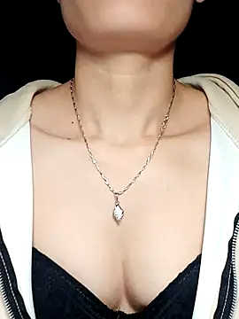 Hinna x online show from November 6, 2025, 2:51 pm