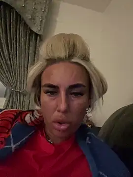 EllieMaeBaby online show from April 18, 2026, 9:04 pm