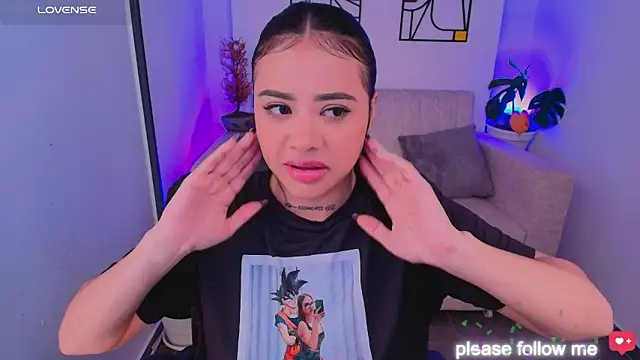 nicemiiaa7  online show from February 24, 2026, 1:03 am