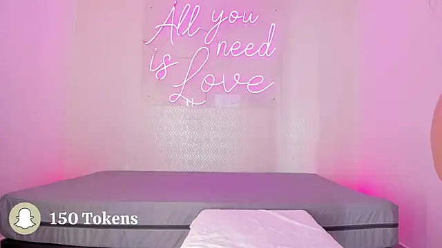 aleksandramiller  online show from September 26, 2025, 1:04 pm