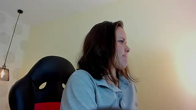 GIANAMILLER6 online show from November 15, 2025, 12:13 pm