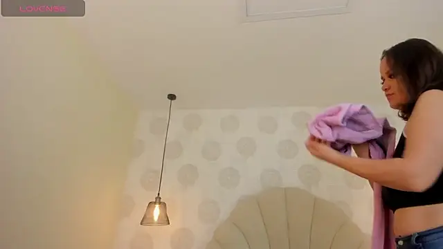 GIANAMILLER6 online show from December 2, 2025, 12:21 pm