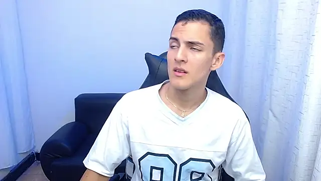 Matiius18 online show from February 26, 2026, 1:43 pm