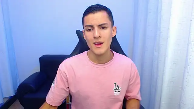 Matiius18 online show from March 9, 2026, 1:37 pm