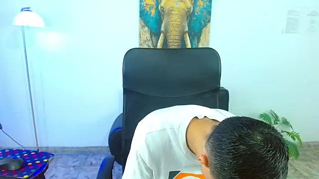 Matiius18 online show from April 15, 2026, 2:35 pm