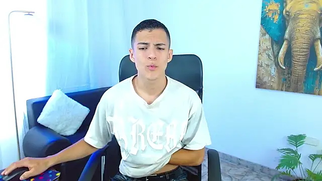 Matiius18 online show from April 22, 2026, 1:34 pm