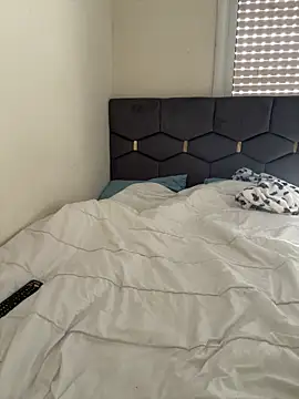 Rabroba89six online show from December 18, 2025, 12:11 pm