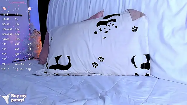 Ellamilano9 online show from January 28, 2025, 7:10 pm