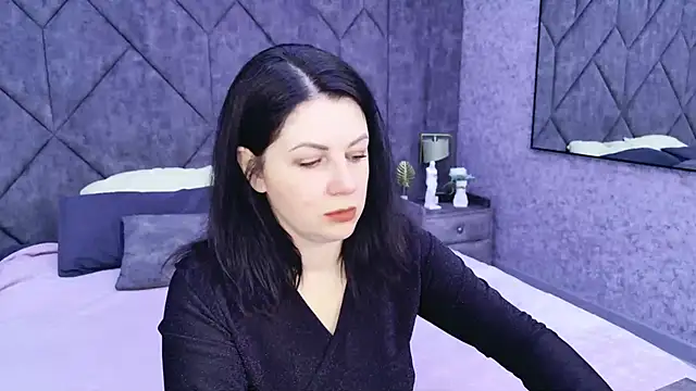 Nina Stane online show from October 1, 2025, 5:24 am