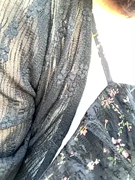 zhizhinaigai online show from November 8, 2025, 3:29 am