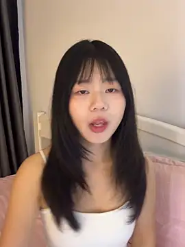 Ella-A9 online show from October 17, 2025, 7:05 pm