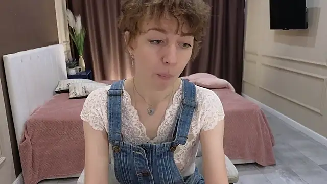 daniellia  online show from October 20, 2025, 8:26 am