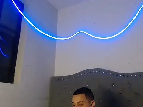 xalejo max online show from September 18, 2025, 9:28 pm