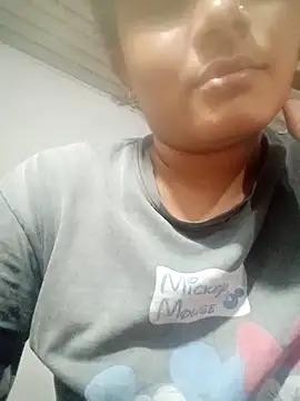 Hot siiii online show from September 15, 2025, 3:23 pm