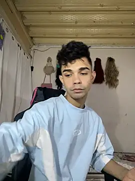 Violet Dream2 online show from April 21, 2026, 11:40 pm