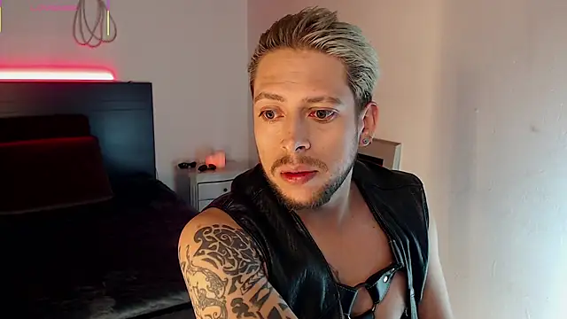 MaaxxxRider online show from November 1, 2025, 4:25 am