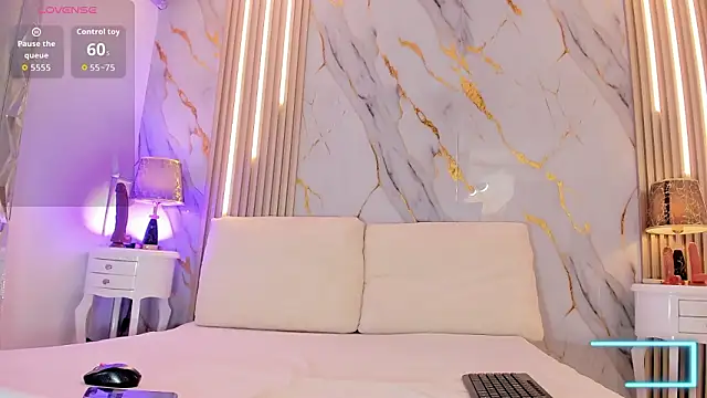 Tiifany Baker online show from March 18, 2026, 7:50 pm