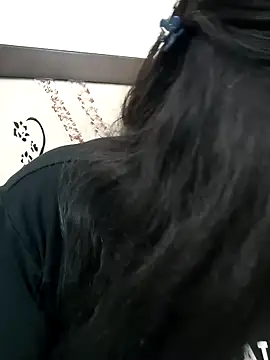 Snapshot of Shy_Peehu chatting on December 14, 2025, 8:35 pm Shy Peehu online show from December 14, 2025, 8:35 pm