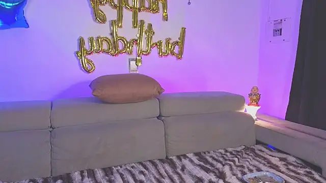 chloe ember online show from November 29, 2025, 10:40 am