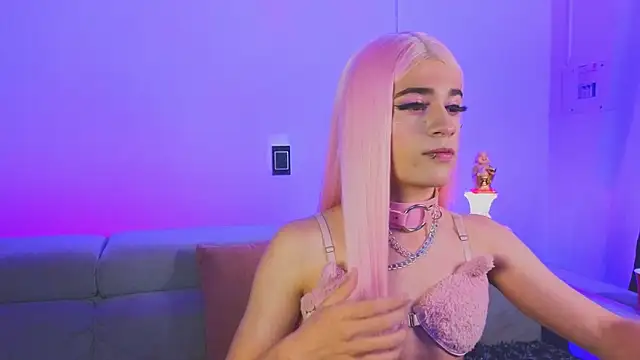 chloe ember online show from December 5, 2025, 5:27 am