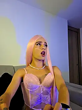 chloe ember online show from April 18, 2026, 10:10 pm