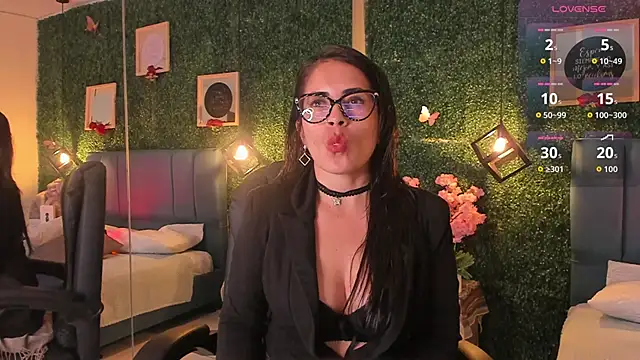 Linagh  online show from September 30, 2025, 11:48 am