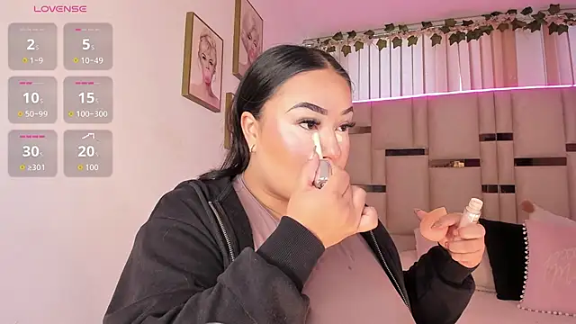 Zoey thompson online show from November 15, 2025, 8:27 pm