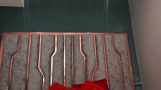 SienaFacchini online show from October 18, 2025, 6:30 pm