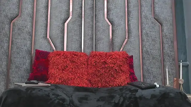 SienaFacchini online show from November 25, 2025, 7:14 pm