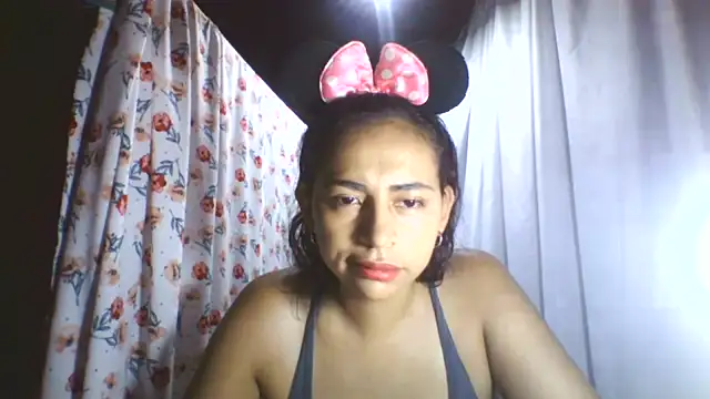 Anabelhotxx16 online show from September 19, 2025, 3:52 am