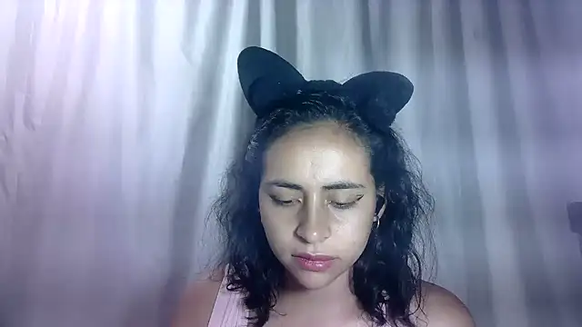 Anabelhotxx16 online show from October 6, 2025, 2:09 am