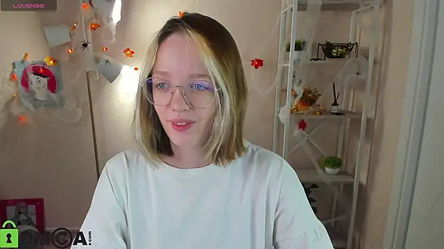 R0cket bunny online show from October 21, 2025, 1:06 am