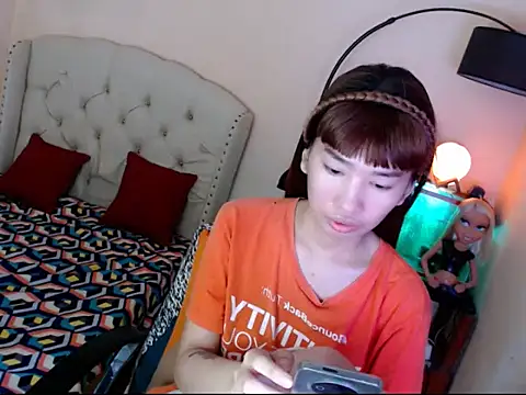 ShantalFoxxy  online show from October 30, 2025, 12:01 am