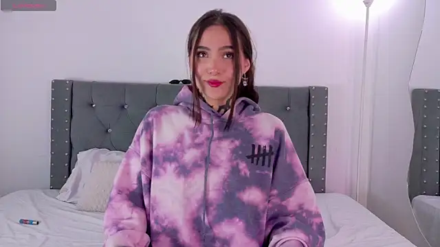 sara queen10 online show from September 10, 2025, 1:55 pm