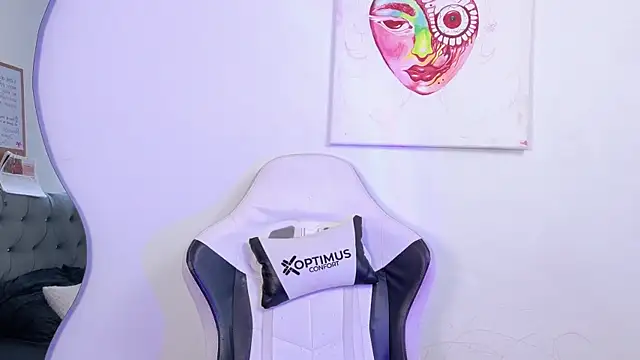 sara queen10 online show from September 29, 2025, 5:29 pm