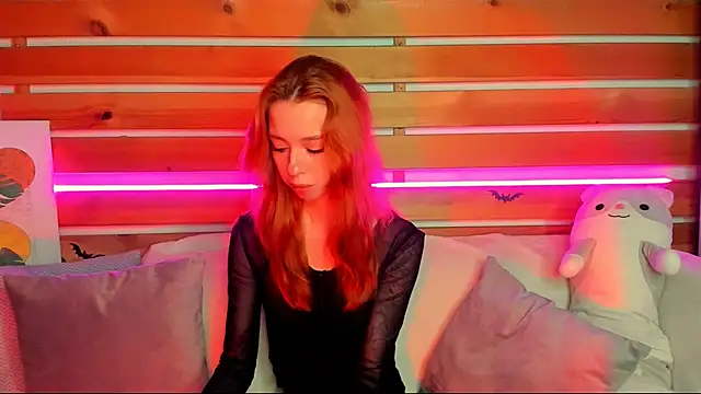 Lori Williams online show from December 3, 2025, 1:02 am