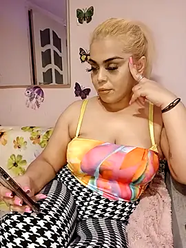 izauri2025 online show from October 9, 2025, 10:30 pm