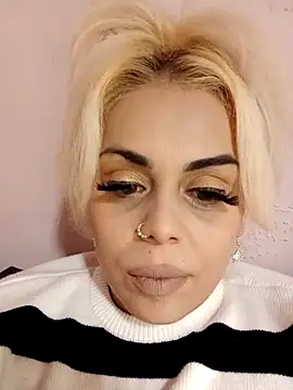 izauri2025 online show from November 16, 2025, 7:19 pm