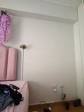 airamoon online show from September 15, 2025, 5:24 pm