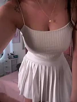 salomecute21 online show from August 3, 2026, 11:37 am