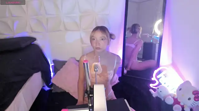 Snapshot of JuliethMoss chatting on September 12, 2025, 9:04 pm JuliethMoss online show from September 12, 2025, 9:04 pm