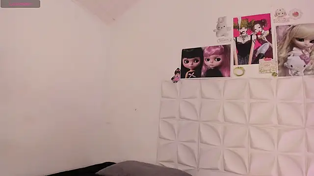 Snapshot of JuliethMoss chatting on October 5, 2025, 4:05 pm JuliethMoss online show from October 5, 2025, 4:05 pm