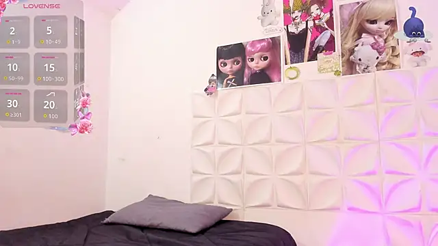 Snapshot of JuliethMoss chatting on October 6, 2025, 8:28 pm JuliethMoss online show from October 6, 2025, 8:28 pm