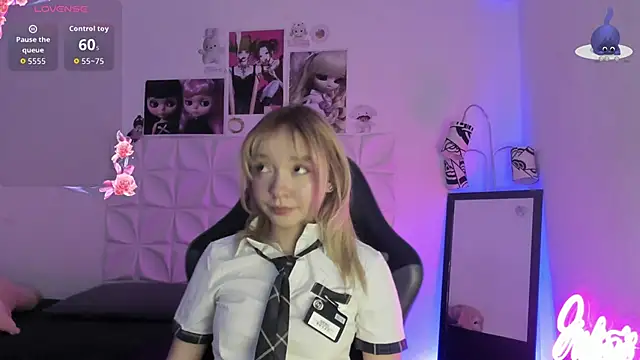 Snapshot of JuliethMoss chatting on October 23, 2025, 8:51 pm JuliethMoss online show from October 23, 2025, 8:51 pm