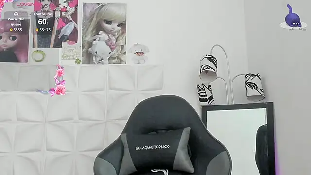 Snapshot of JuliethMoss chatting on November 16, 2025, 3:39 pm JuliethMoss online show from November 16, 2025, 3:39 pm