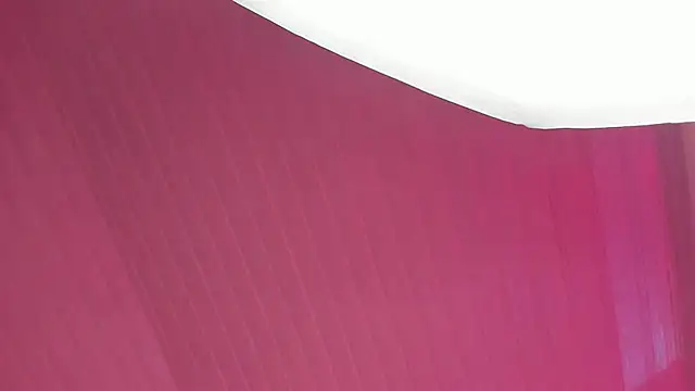 Snapshot of JuliethMoss chatting on November 21, 2025, 8:29 pm JuliethMoss online show from November 21, 2025, 8:29 pm