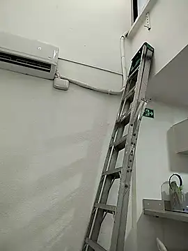 Pamelamiler   online show from April 21, 2026, 11:49 am