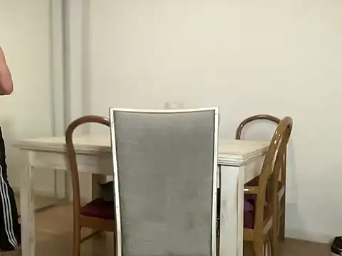 Snapshot of lat20ar@xh chatting on April 6, 2026, 3:37 am lat20arxh online show from April 6, 2026, 3:37 am