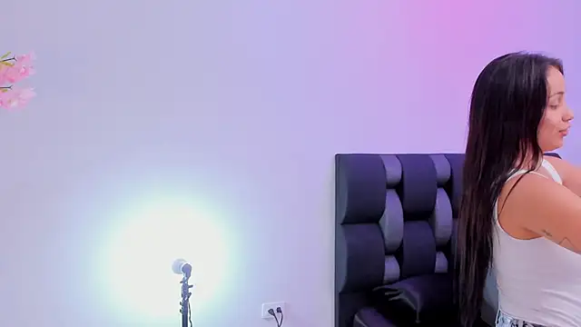 maily zanss online show from April 11, 2026, 8:24 pm